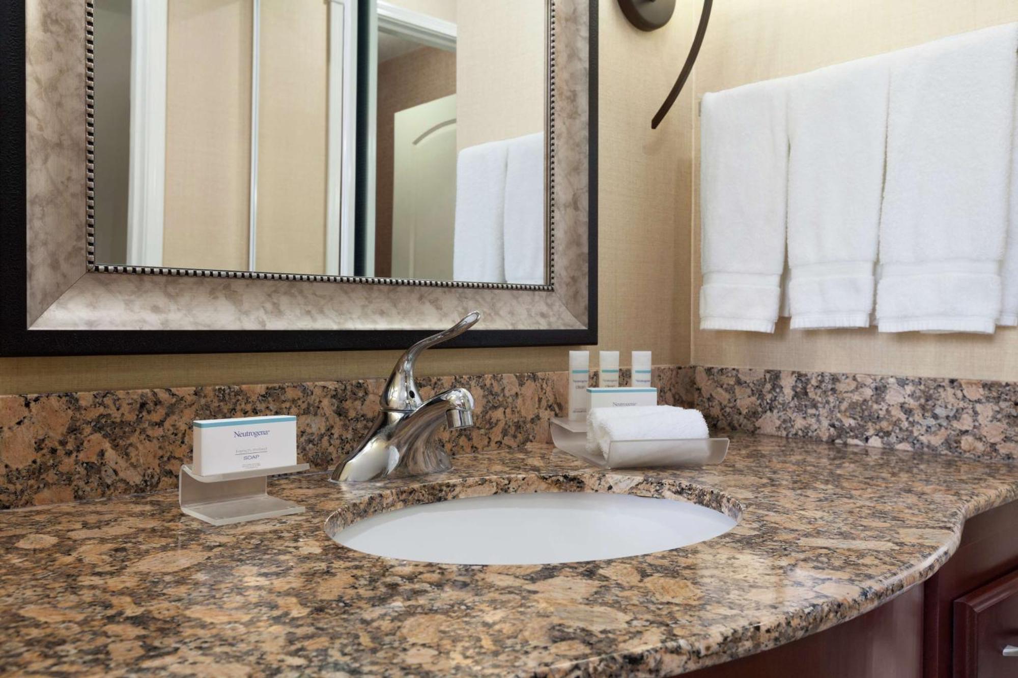 Homewood Suites Medford Exterior foto
